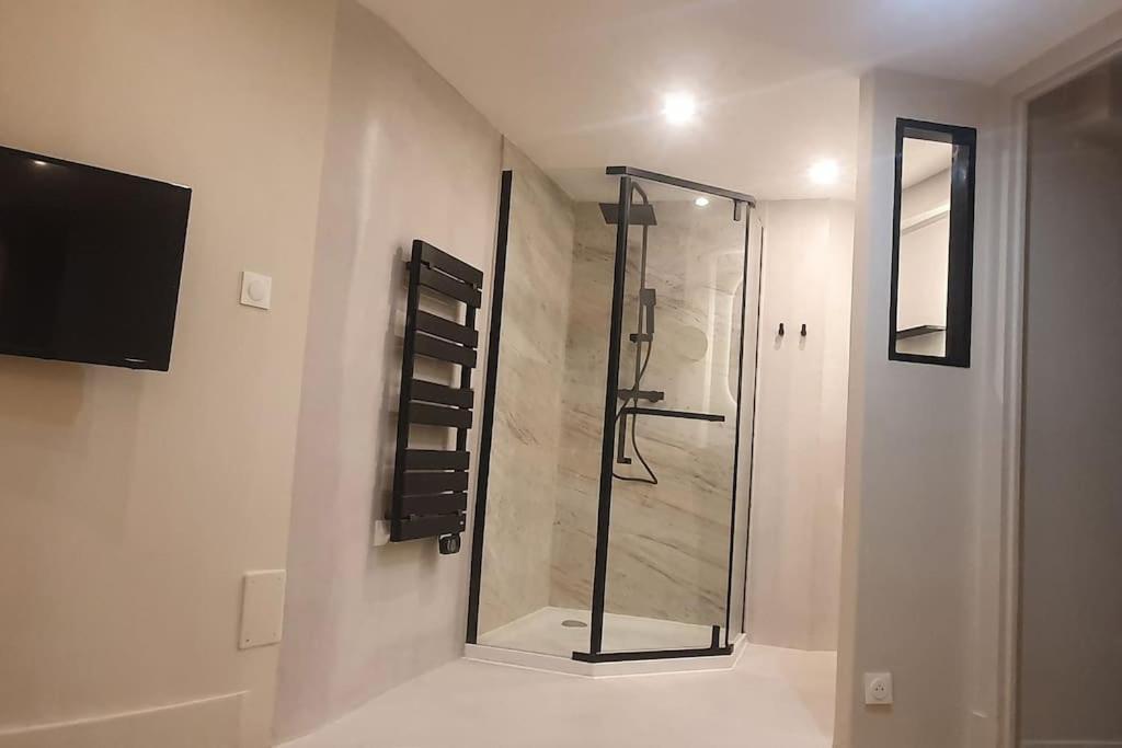 Suite Vinicole Hypercentre, Bastille & Gare 9 Min A Pied Grenoble Ngoại thất bức ảnh
